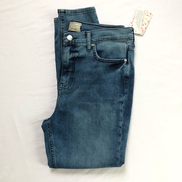 PRICE DROPPED! Free People Distress Jeans - Picture 3 of 4